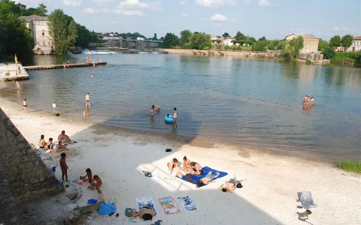 Photo of Others in Clairac