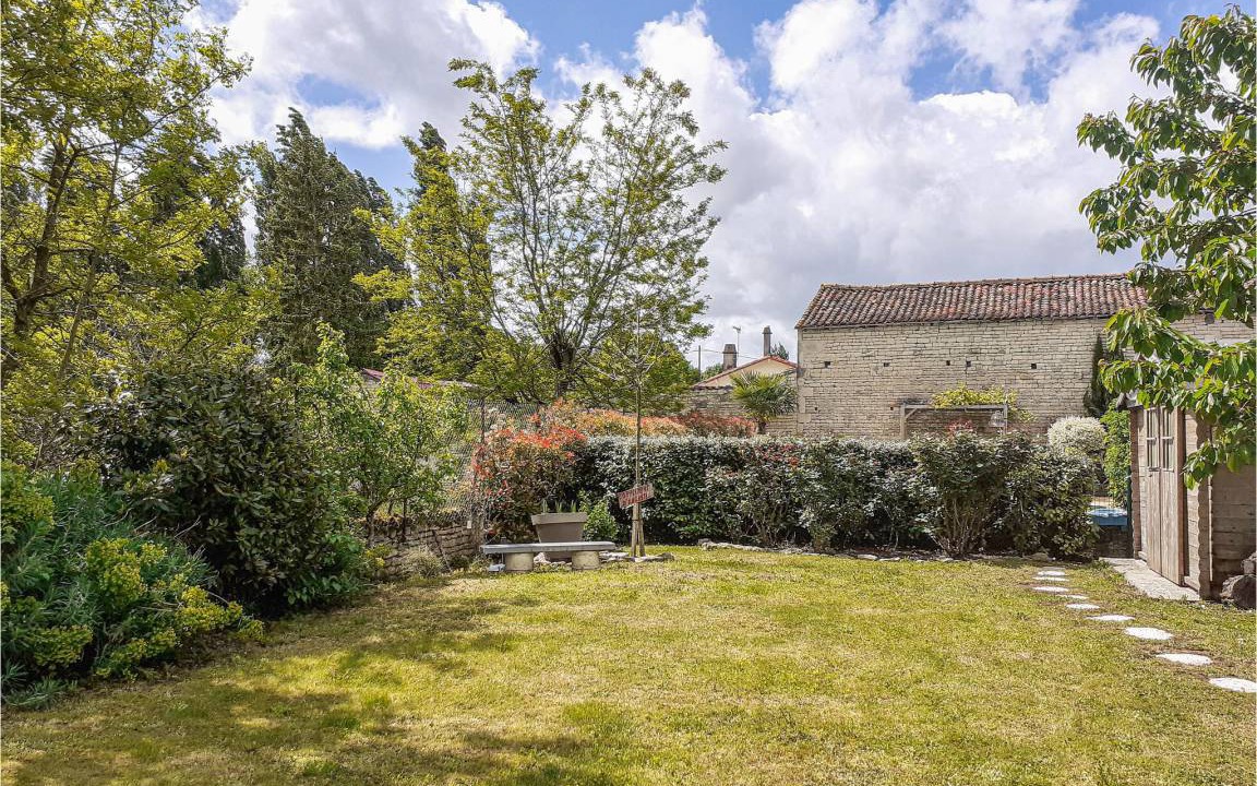 Photo of Others in Fontenille-Saint-Martin-d'Entraigues
