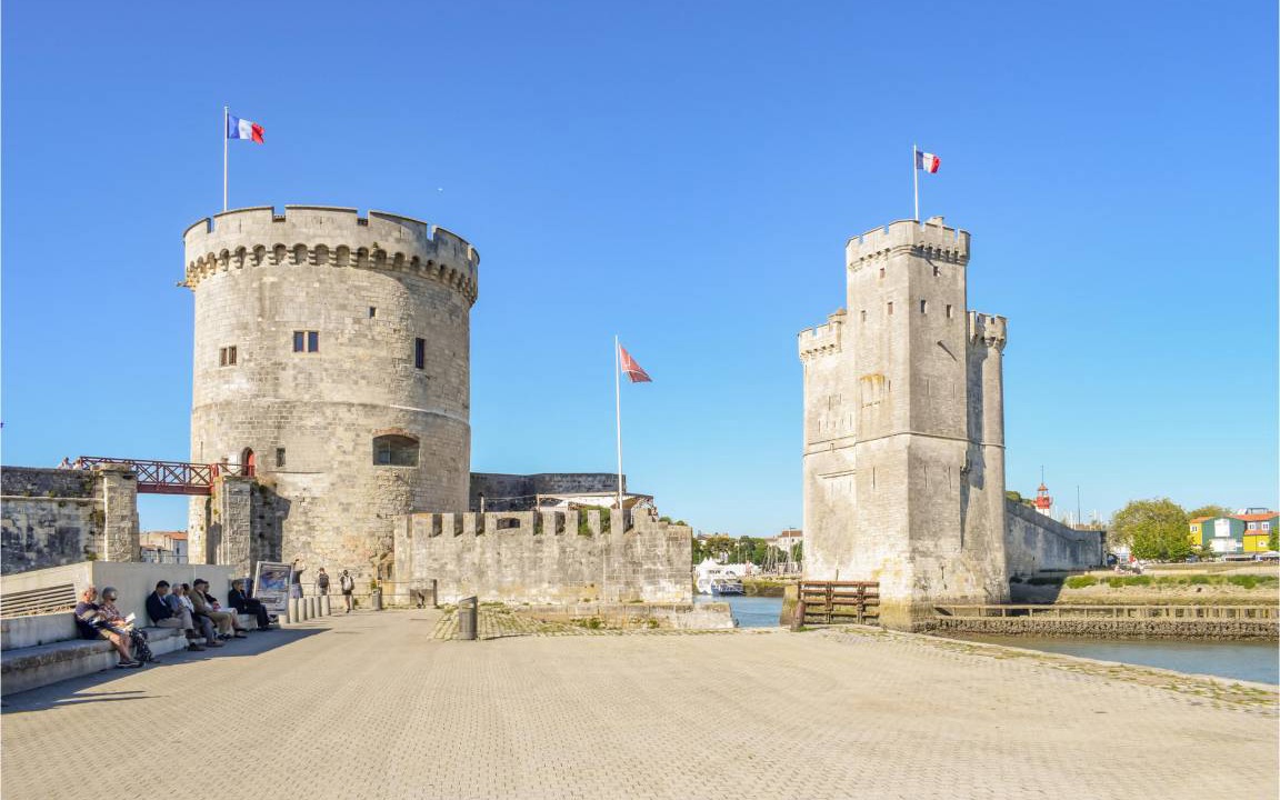Photo of Buildings in Jarnac