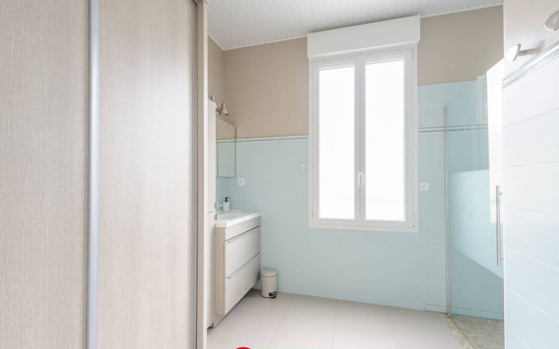 Photo of Bathroom in Quartier de l'Hippodrome