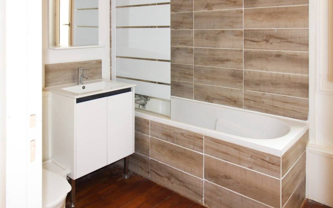 Photo of Bathroom in Bordeaux City Centre