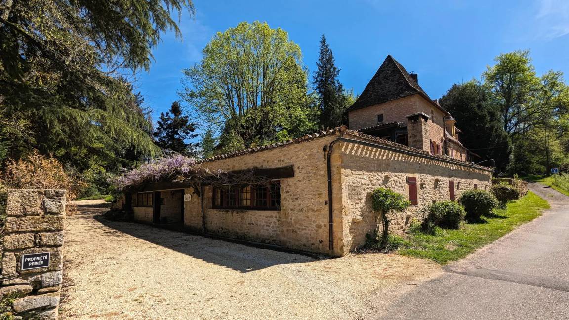 Photo of Buildings in Urval