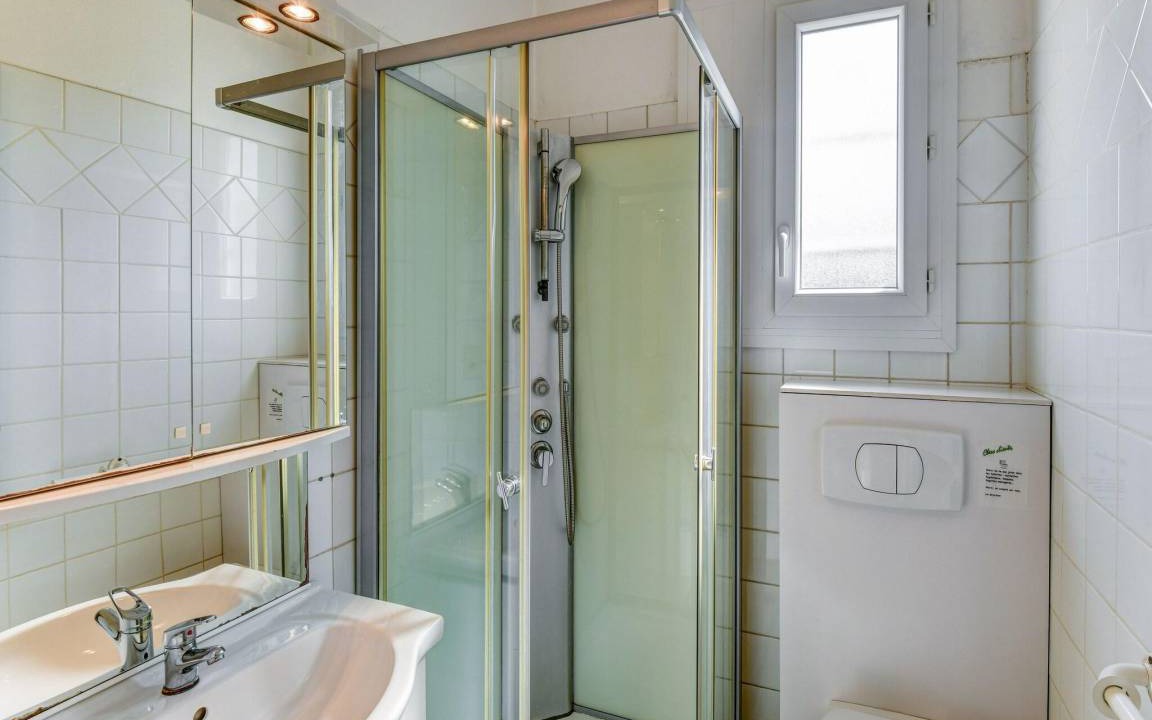 Photo of Bathroom in Saint-Savinien