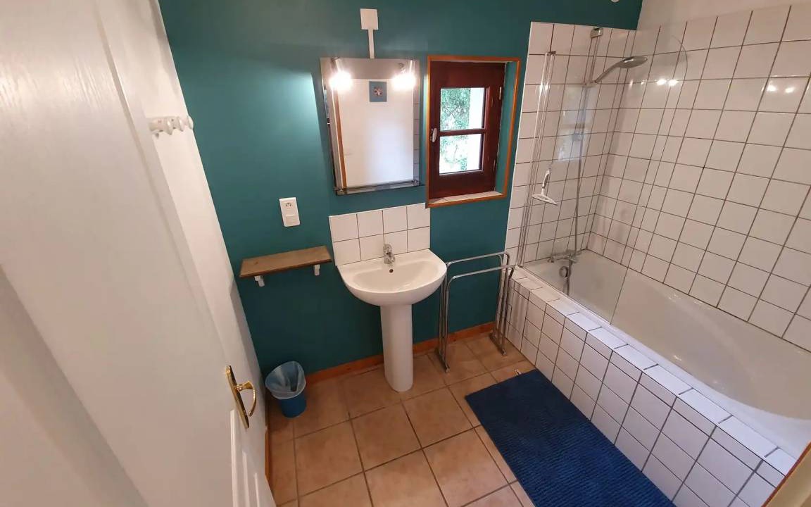 Photo of Bathroom in Chef-Boutonne