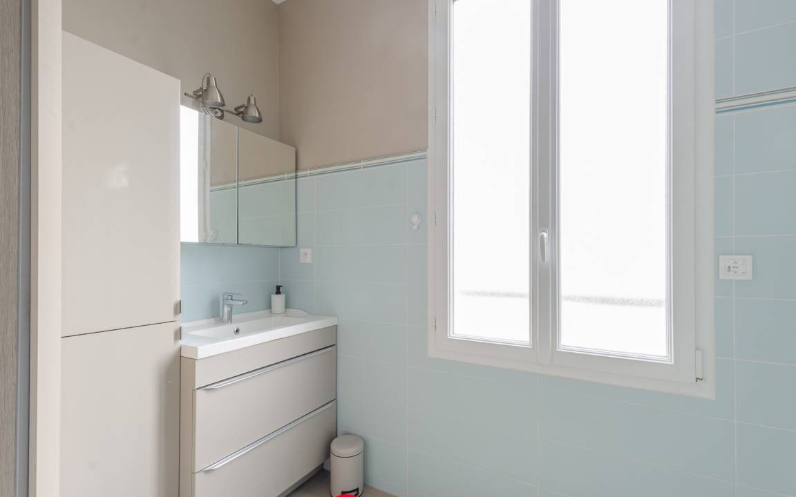 Photo of Bathroom in Quartier de l'Hippodrome