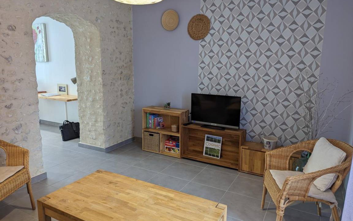 Photo of Livingroom in Salles-de-Barbezieux