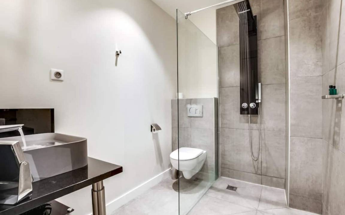 Photo of Bathroom in Bordeaux City Centre