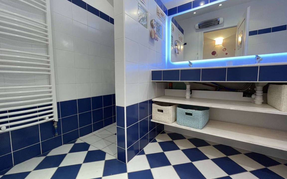 Photo of Bathroom in Quartier de l'Hippodrome