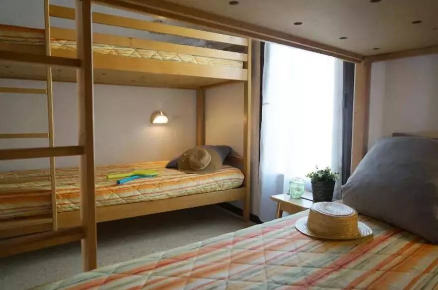 Photo of Bedroom in Murs