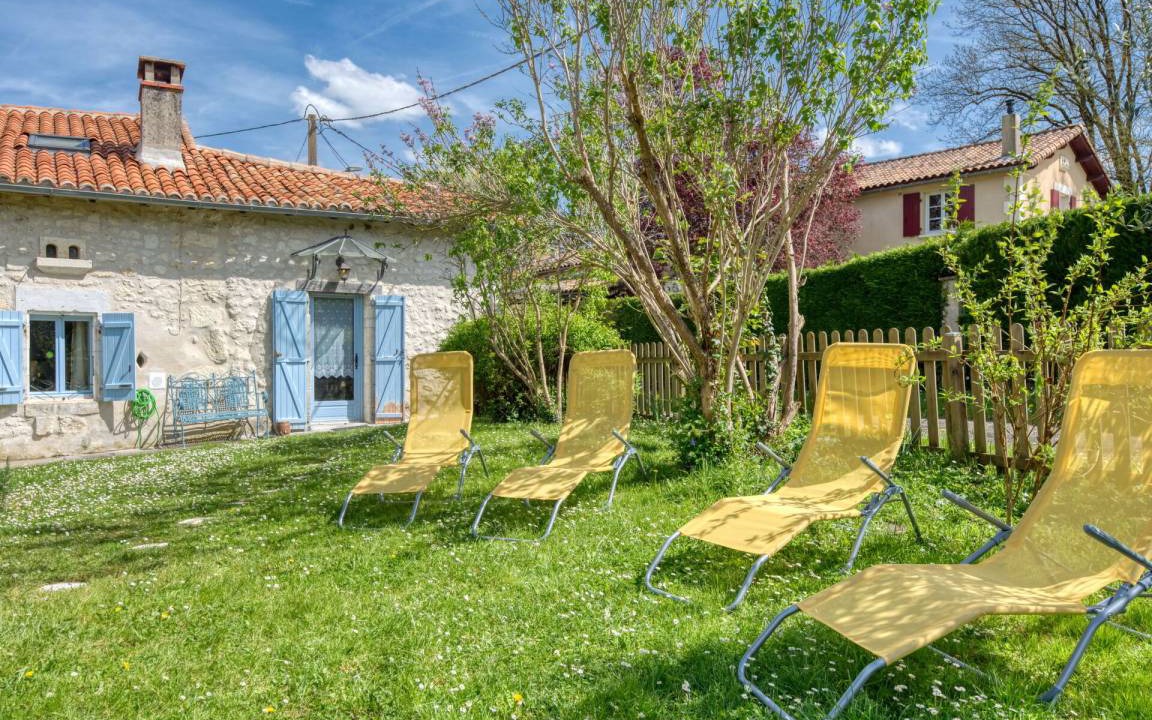 Photo of Buildings in Rioux-Martin