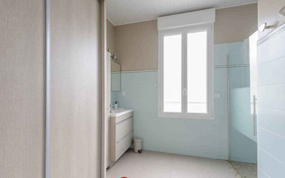 Photo of Bathroom in Quartier de l'Hippodrome