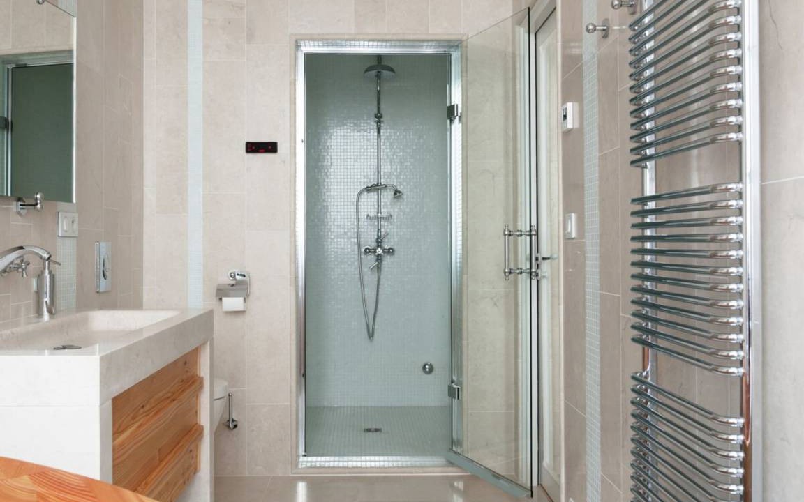 Photo of Bathroom in La Rochelle City Centre