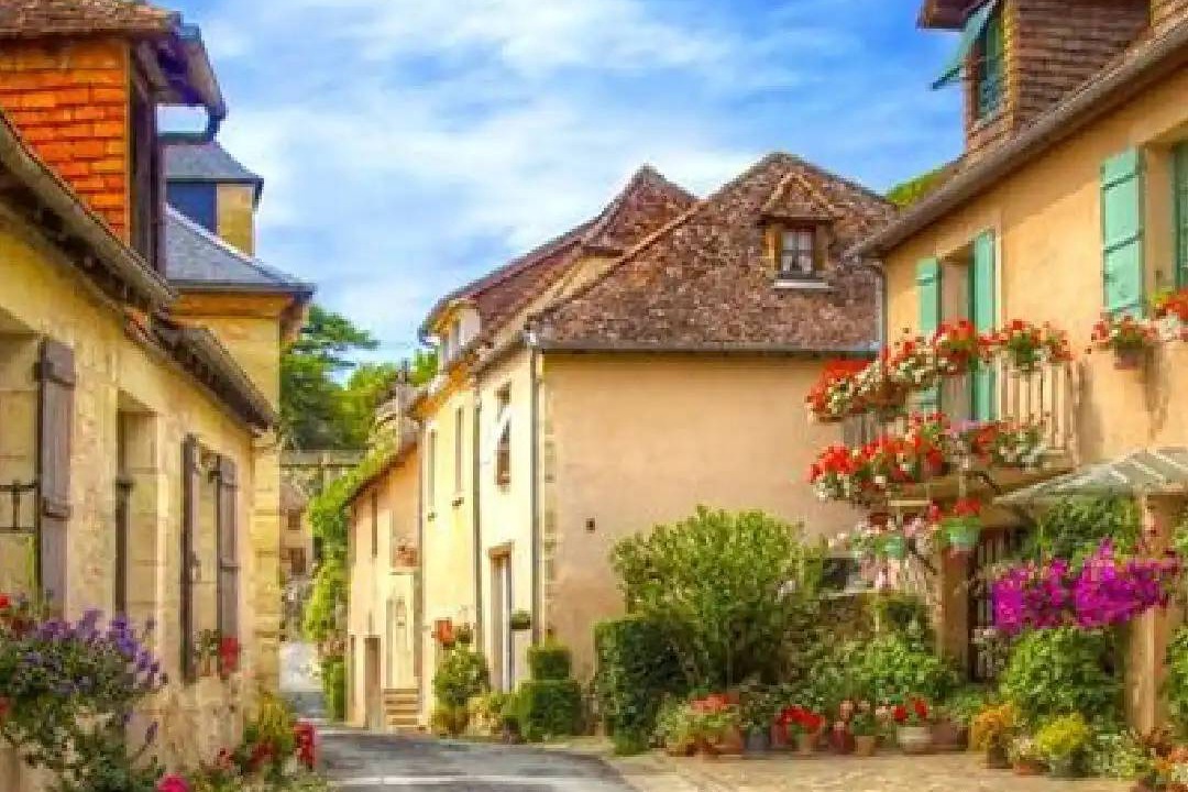 Photo of Others in Hautefort