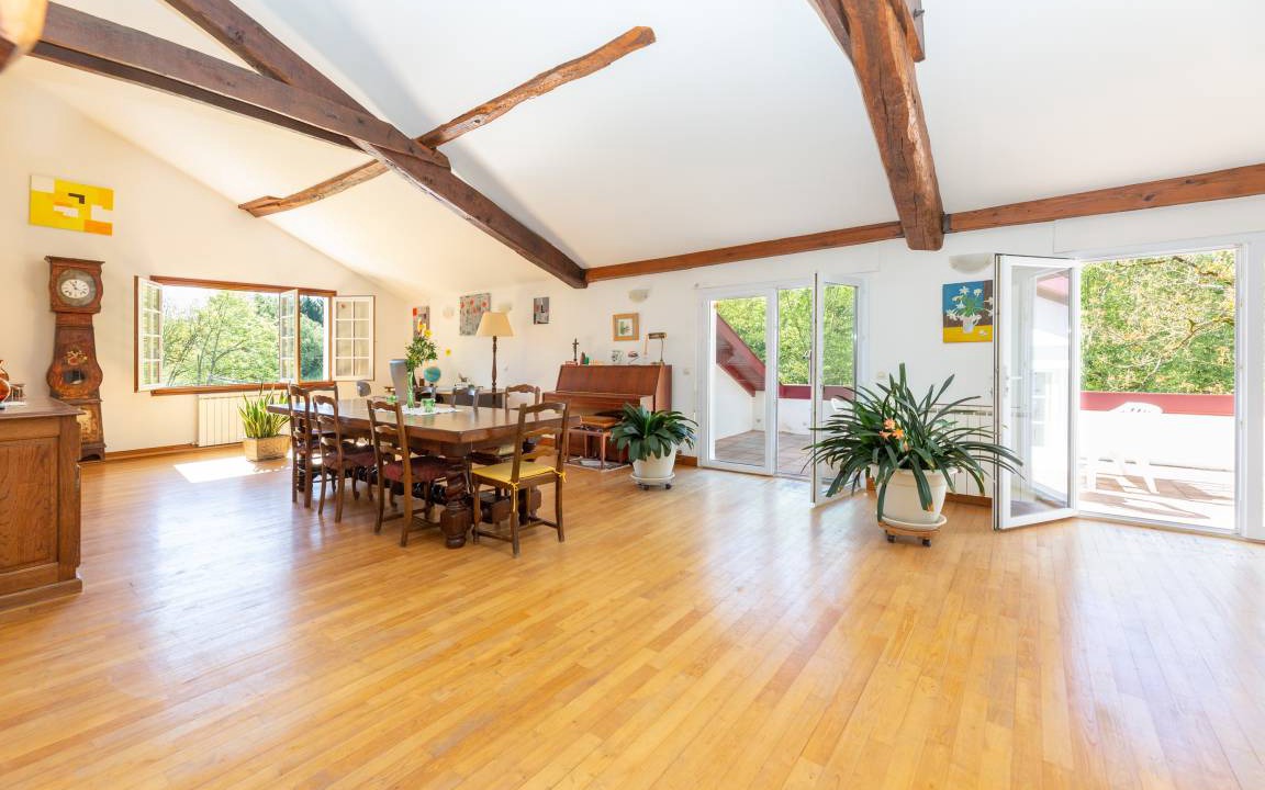 Photo of Livingroom in Amorots-Succos