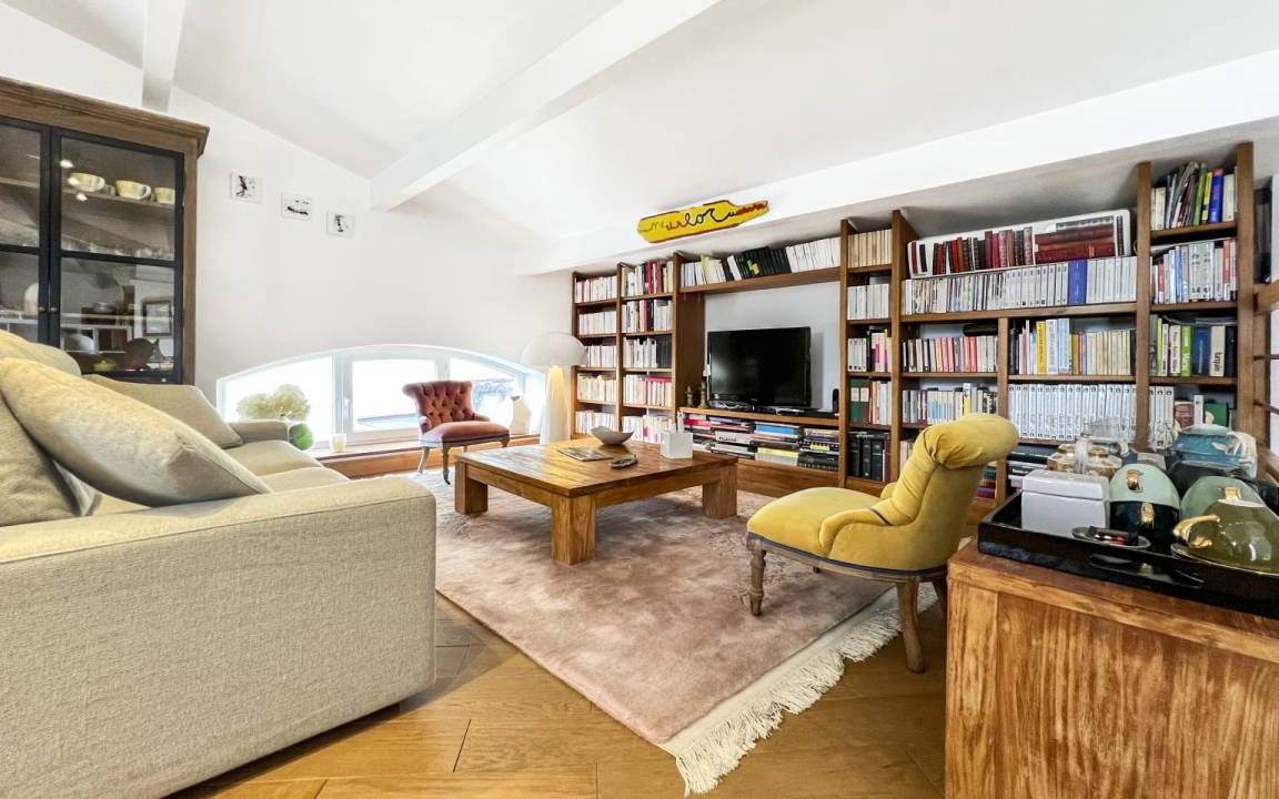 Photo of Livingroom in Bordeaux Golden Triangle