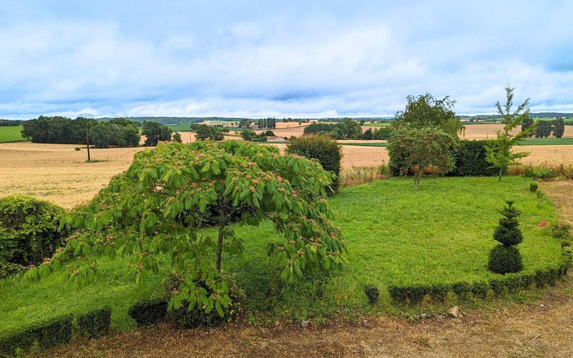 Photo of Others in Saint-Romain