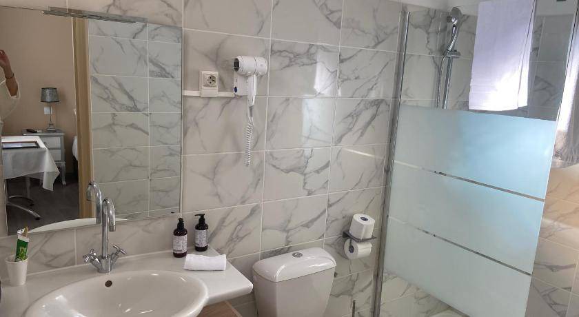 Photo of Bathroom in Port-Saint-Louis-du-Rhone
