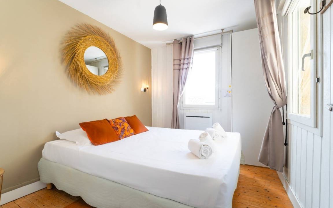 Photo of Bedroom in Chartrons