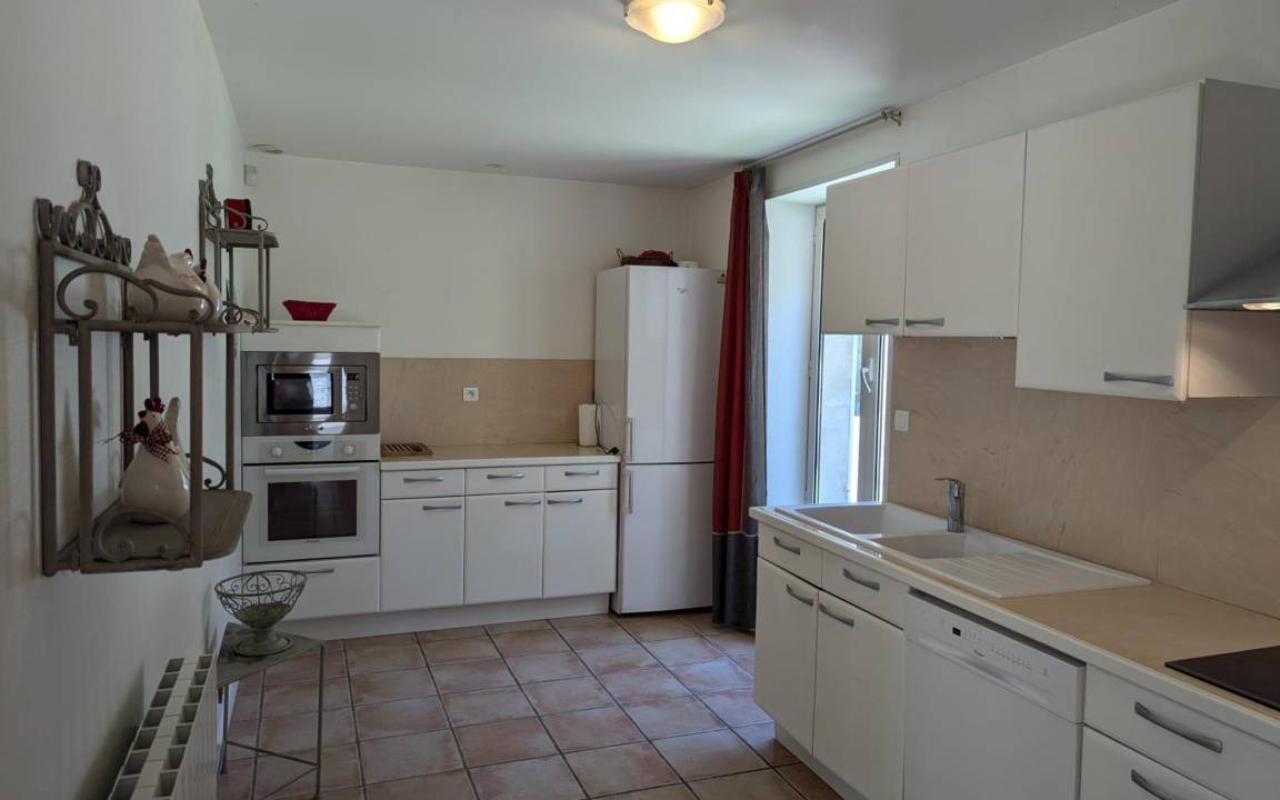 Photo of Kitchen in Saint-Cybardeaux