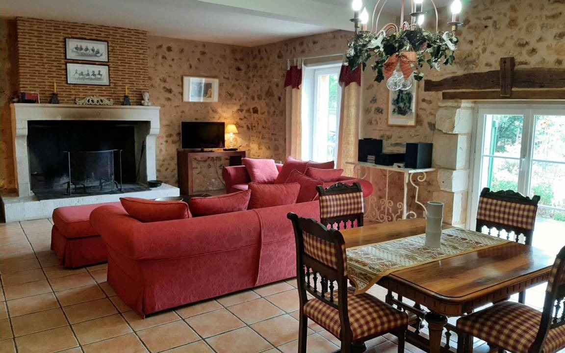 Photo of Livingroom in Vitrac-Saint-Vincent