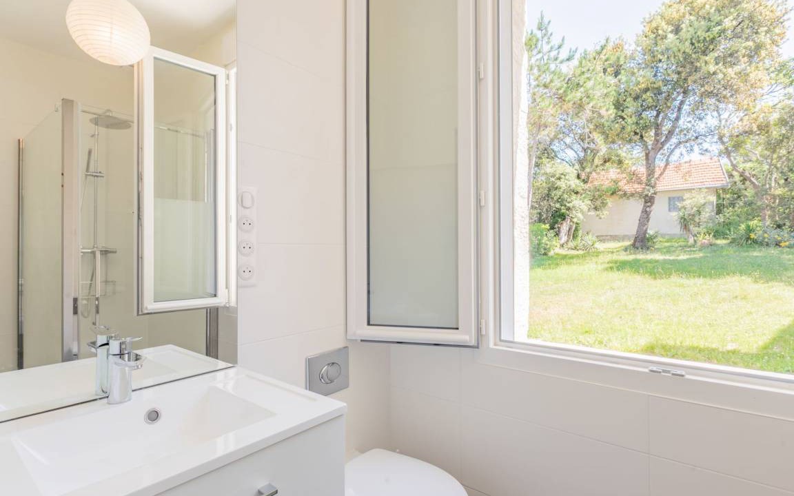 Photo of Bathroom in Saint-Palais-sur-Mer