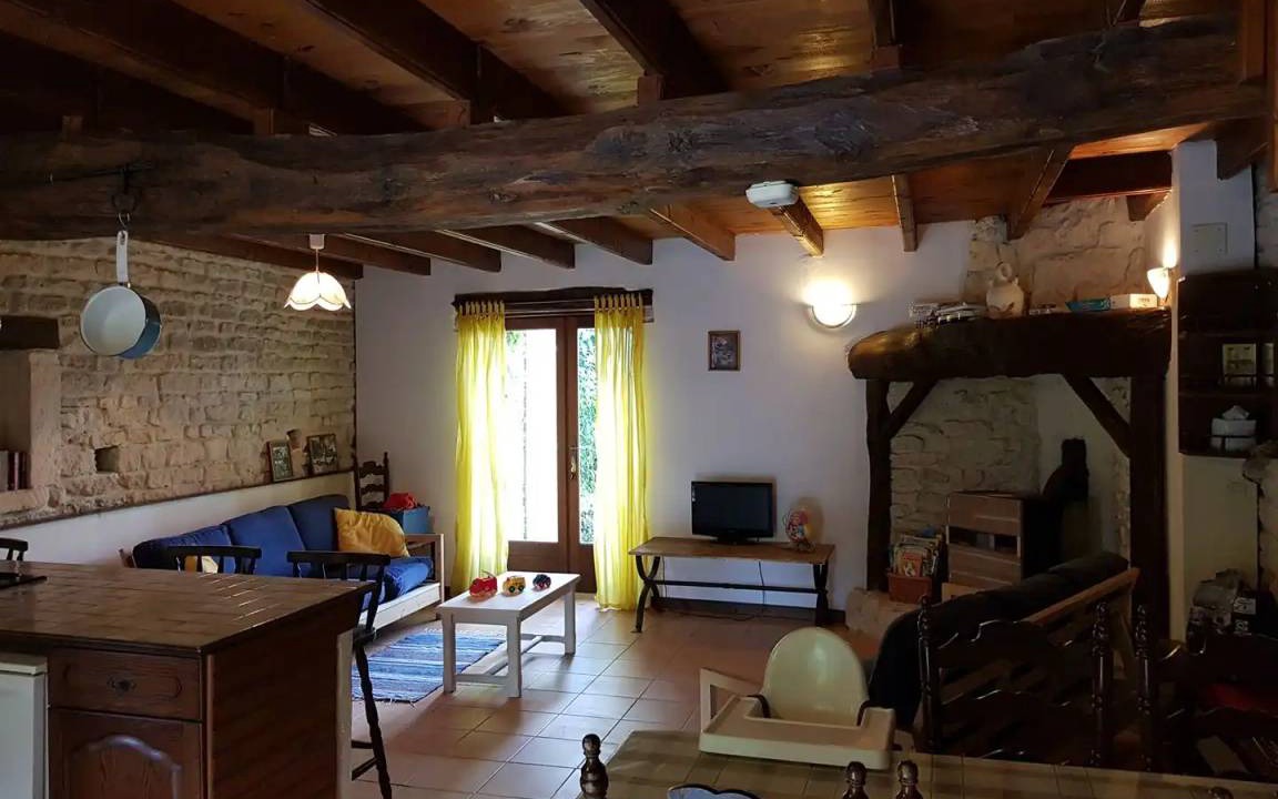 Photo of Livingroom in Saint-Pierre-de-Juillers