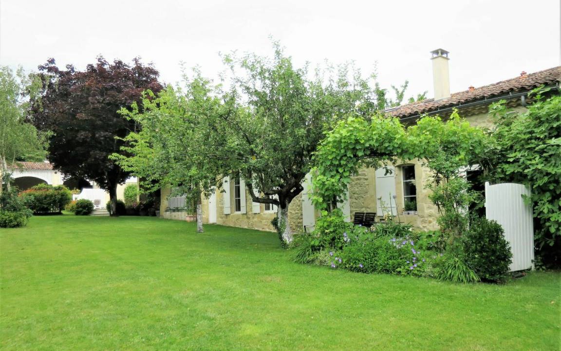 Photo of Others in Vertheuil