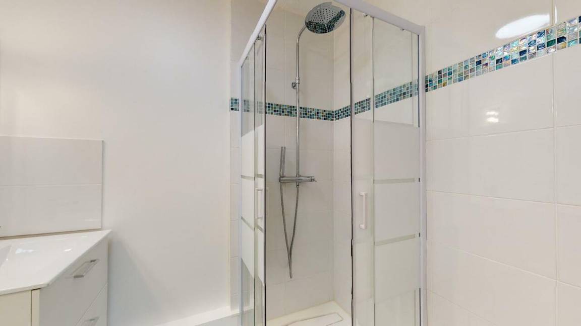 Photo of Bathroom in Cenon