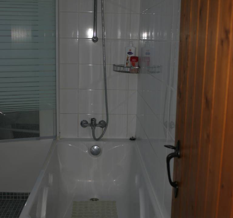 Photo of Bathroom in Nantille