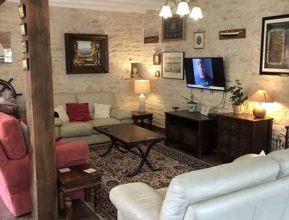 Photo of Livingroom in Saint-Pierre-de-Juillers