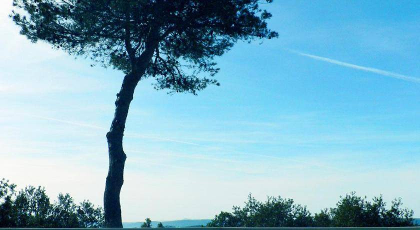 Photo of Others in Vaugines
