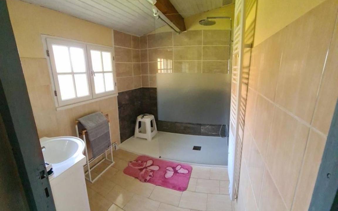 Photo of Bathroom in Saint-Marcel-du-Perigord