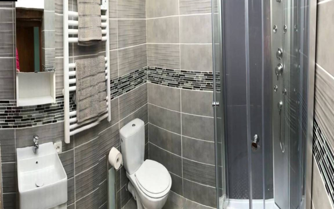 Photo of Bathroom in Le Vieux-Cerier