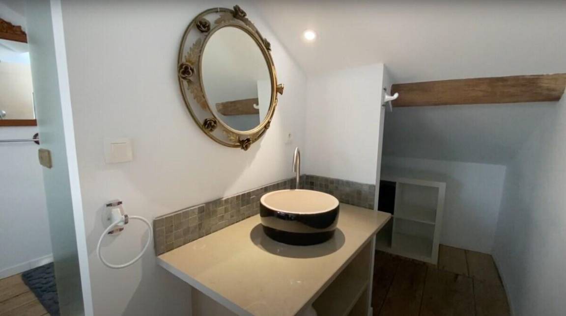 Photo of Bathroom in Dun-le-Palestel