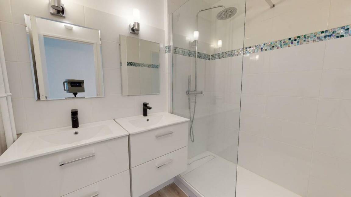 Photo of Bathroom in Cenon