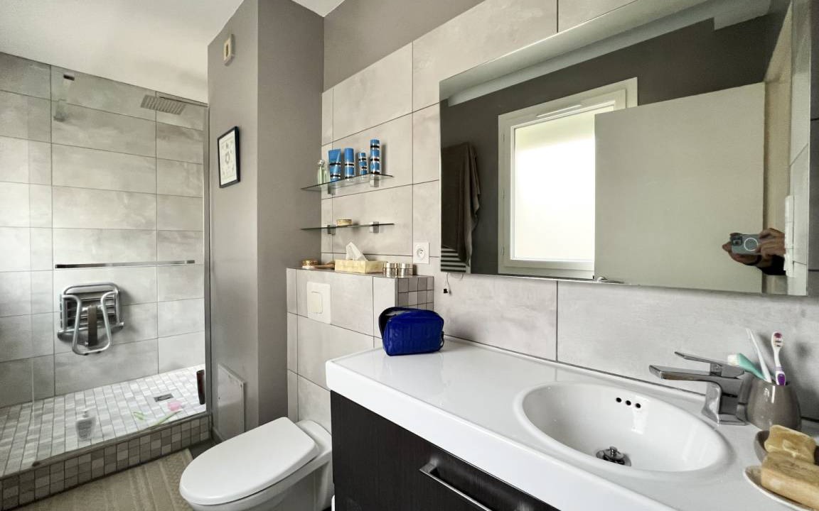 Photo of Bathroom in Bordeaux Golden Triangle