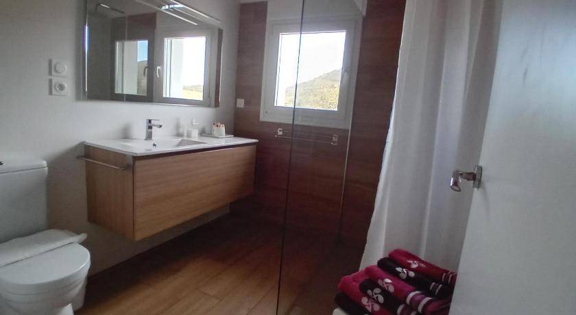 Photo of Bathroom in Ascarat