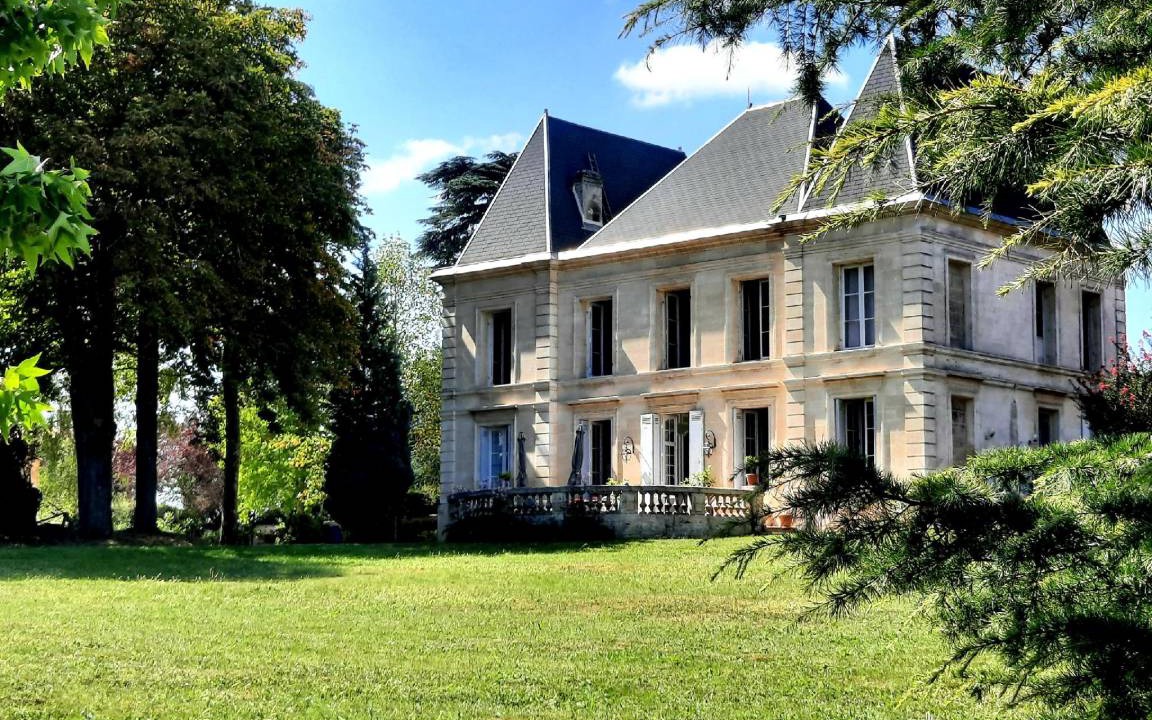 Photo of Buildings in Bayon-sur-Gironde