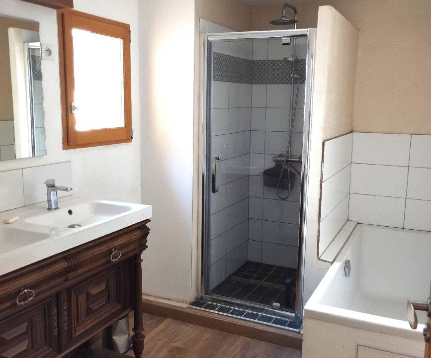 Photo of Bathroom in Courthezon
