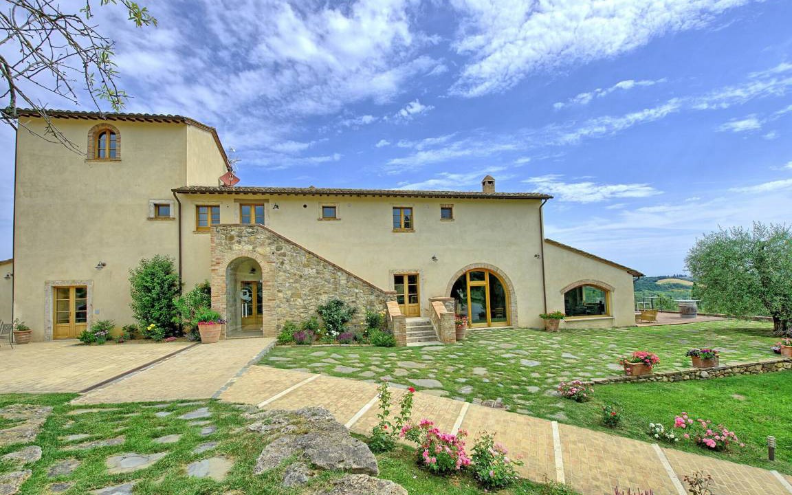Photo of Buildings in Sarteano