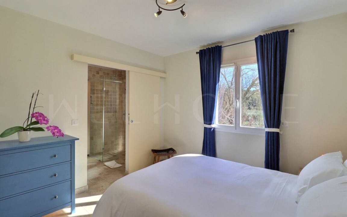 Photo of Bedroom in Saint-Cannat