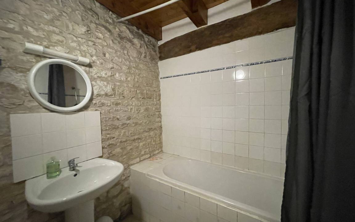 Photo of Bathroom in Duil-sur-le-Mignon