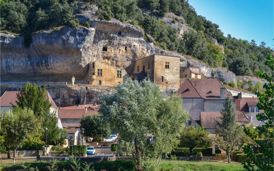 Photo of Others in Saint-Leon-sur-Vezere