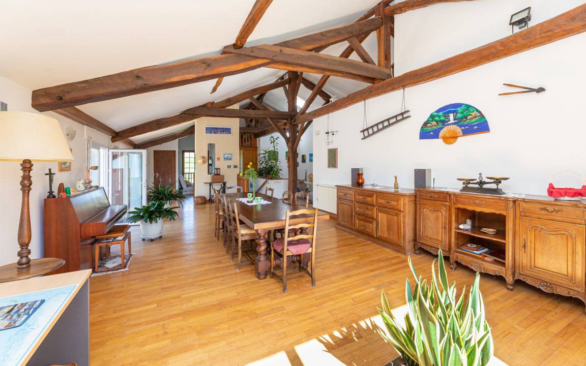 Photo of Livingroom in Amorots-Succos