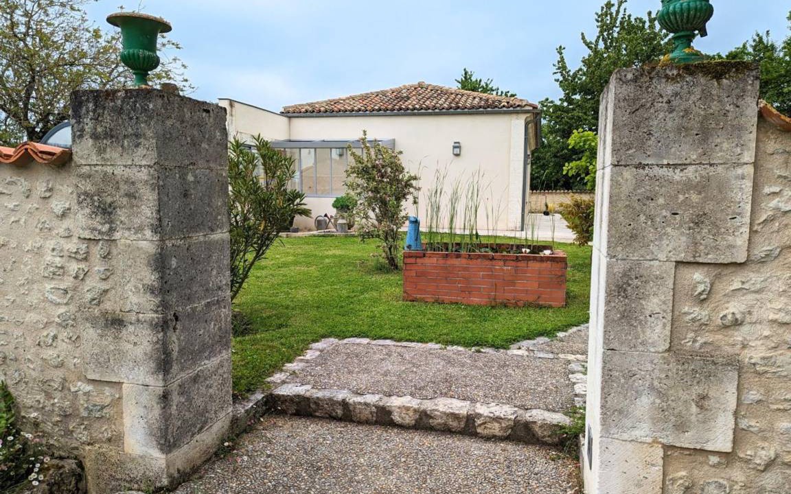 Photo of Buildings in Salles-de-Barbezieux