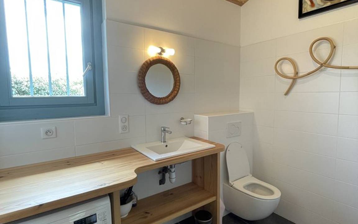Photo of Bathroom in Messanges