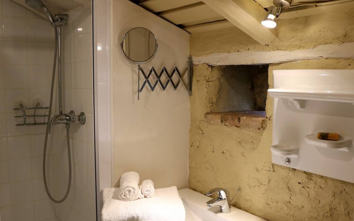 Photo of Bathroom in Sourzac