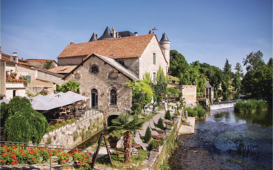 Photo of Others in Fontenille-Saint-Martin-d'Entraigues
