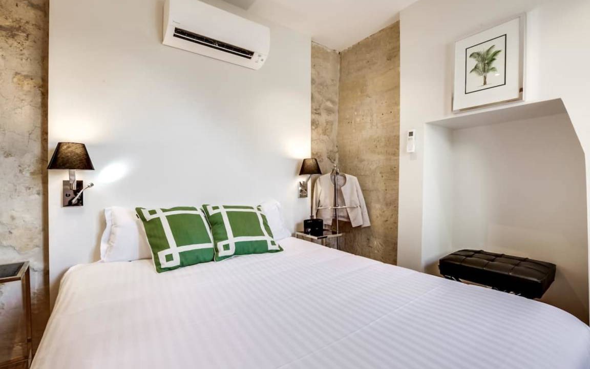 Photo of Bedroom in Bordeaux City Centre