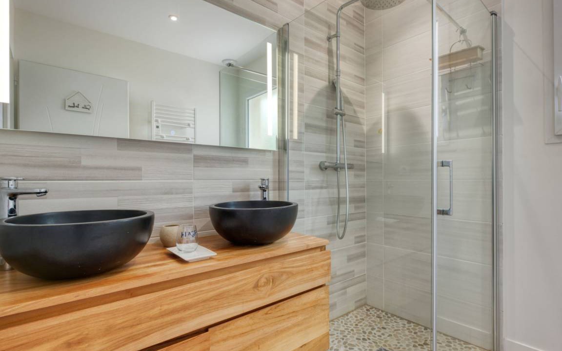 Photo of Bathroom in Grayan-Et-L'Hopital